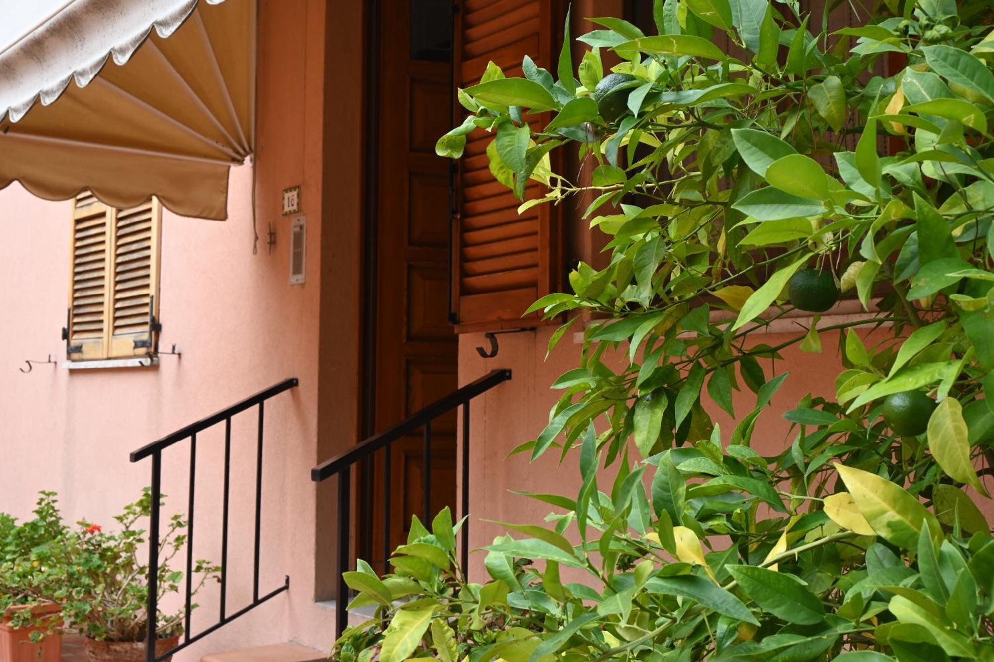 Appartamento N80 - Numana, bilocale con terrazzo in centro Sirolo Esterno foto